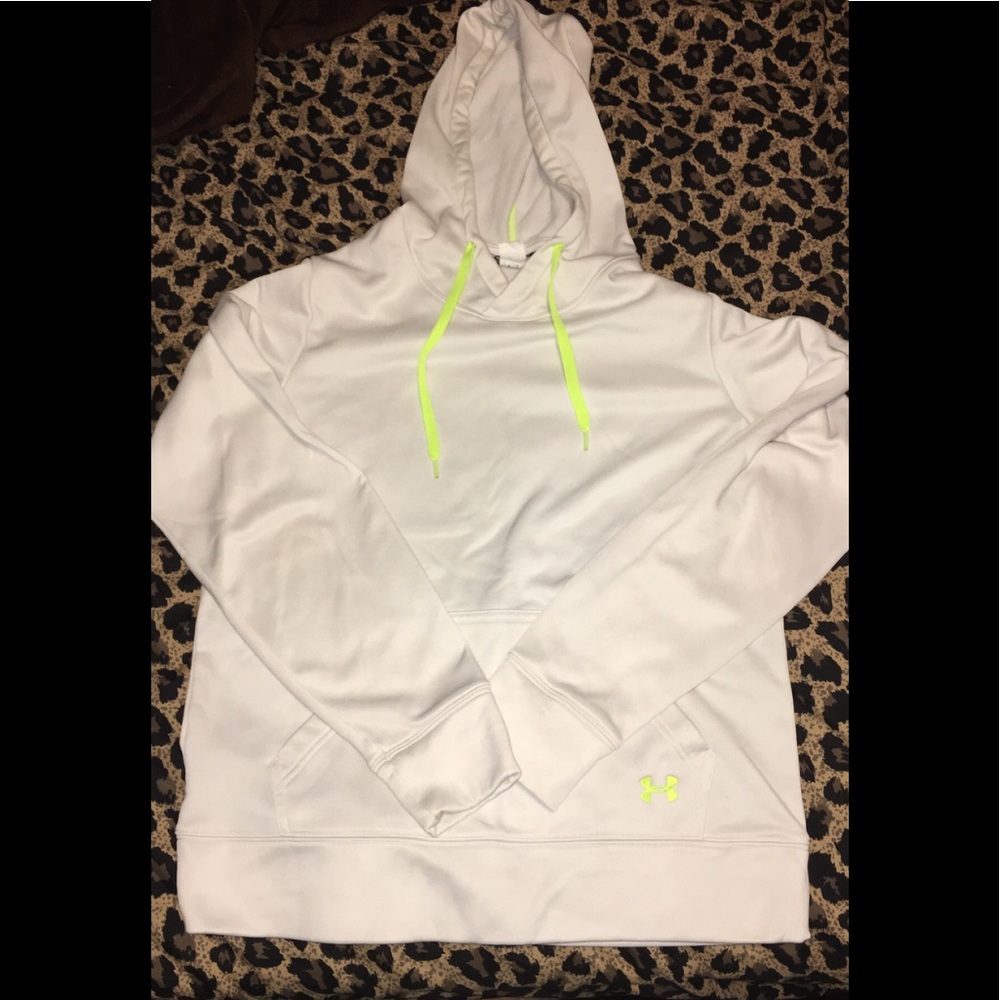 Women’s under Armour sweatshirt